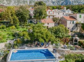 Villa Stina、トゥチェピのホテル