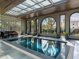 ELIVAAS Jamun Farm 2BHK with Pool, hotel in Jaipur