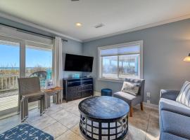 Oceanfront - Pet Friendly - Wraparound Porch，位于托普赛尔海滩的酒店