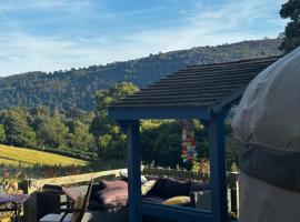 Sunbank Yurt, kamp s luksuznim &scaron;atorima u gradu 'Llangollen'