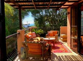San Marco Luxury Tuscan Beachside Villa, Wellnesshotel in Whangamata