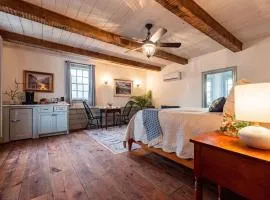 Erie Canal Suite - The Mohawk Valley House