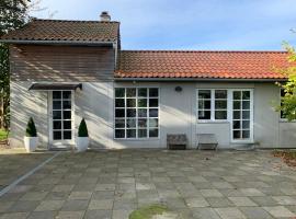 Modern 2 bedroom cottage close to airport and town - sleeps 8, βίλα στην Κοπεγχάγη