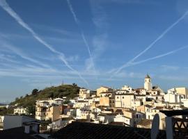 Romantic house in Sedella, hôtel à Sedella