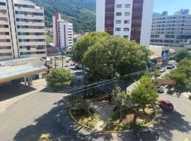 Apt centro com garagem wifi próximo a congressos