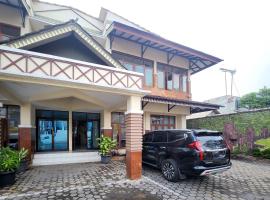 Fajar Indah Hotel Mitra RedDoorz, hotel v destinaci Karanganyar