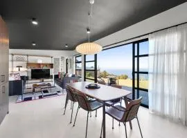 The Outlook on Mount Louis - 1 Bedroom - Stunning Views