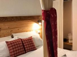 La Fattoria di Roven, hotel com piscina em Gignod