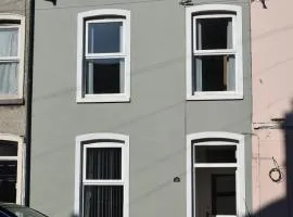 3 bed terrace in Donaghadee town centre 1 min walk to shops and beach