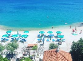 HOTEL SEGETSKI DVORI Beachfront Oasis & Tradition since 1964 - Split Trogir Riviera, hotel di Trogir