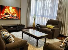 Charming luxury condo with pool in Kileleshwa