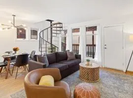 Comfort, Style, Short Walk to Town Park & Gondola condo