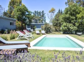 Entre Las Sierras Tiny House Solo Adultos, hotel in Villa Giardino