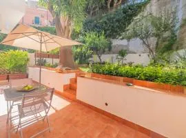 Atenasio Garden Suite con giardino privato a Taormina Relax e Privacy