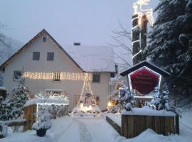Waldpension Pfeiferhaus, hotel in Warmensteinach