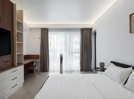 Ironcrest Studio - Cortina