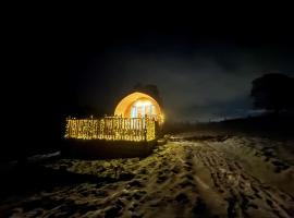 Winter Recharge - Secluded Luxury Cabins with stream, stargazing, bookable sauna, walks and nature - Fell Farm Hideaway, hotel in Colwell