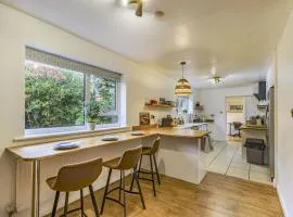 The Laurels - Wifi, Parking, 4 Bedrooms, Gatwick