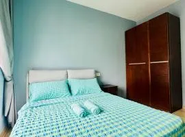 Regalia 2B1R 6pax Condo Forest City GB H-3003