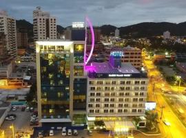 Sandri Palace Hotel, hotel in Itajaí