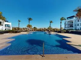 Charming 2 Bed Apartment with Golf Course Views