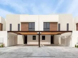 F1 Dream 4br Villa! - Yas Island