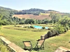 Umbrian Farmhouse Retreat with Private Pool and Garden