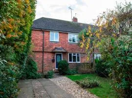 Hassocks Hideaway with Parking Garden