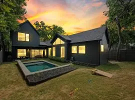 NEW 4 BDRM I Heated Pool Prime Location Mins to DT