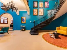 Charm near Roma Luxurious Mansion for Groups