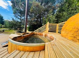 Complejo Cabañas y Tinajas Montecarlos, khách sạn ở Castro