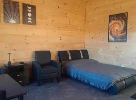 Cheval Tribal, apartmen servis di Saint-Onésime
