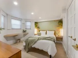 Luxury H St Private Apartment
