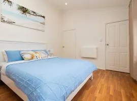 Glenelg Modern Studio, QBed,Wifi