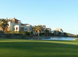 Apartamento unifamiliar Golf Vera urb privada y tranquila, hotell med pool i Vera