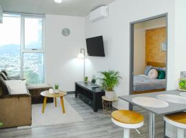 Grotto at 28, City Views and Wonderland Vibes!, hotel en Hatillo