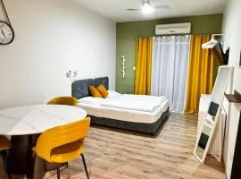 Smart Deluxe Studio N9 private Kitchenette Balcony Beach 250m Marina Port 900m