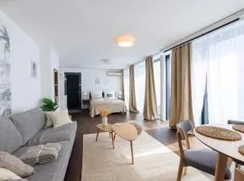 Global Living - Design Apartment I Rathausplatz I Kitchen I Augsburg