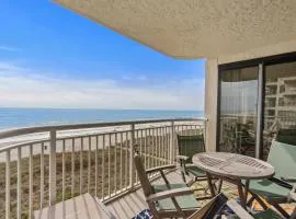 Windemere Beachfront Oasis with Hot Tub and Pool Access