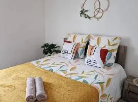 Appartment- Near Train Station - Free Parking