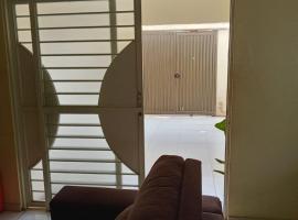 Casa a 200 METROS do Shopping Rio Poty, biệt thự ở Teresina