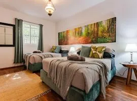 Large Group-Friendly Home with Stunning Rooftop