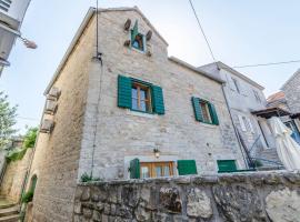 Apartments Draga, beach hotel in Vrboska