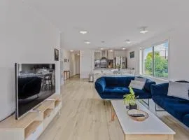 Poa Place - Sleeps 6 - Pet Friendly