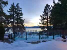 Red Wolf Lakeside Lodge, acomoda&ccedil;&atilde;o em Tahoe Vista