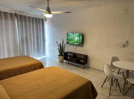 Habitaci&oacute;n 17 a unos pasos de la playa Las Brisas, hotel de playa en Manzanillo