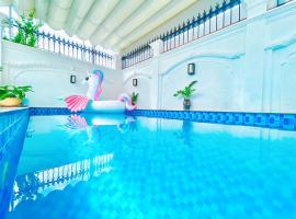 Villa 8 phòng ngủ Bãi Sau Vũng Tàu, casa rústica em Vung Tau