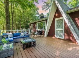 Walk to the Lake Firepit and Sunroom Tomhickon