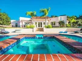 Grapevine by AvantStay Secluded 5BR Villa 4 Acres of Vineyards Avo Groves