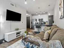 Modern 1BR Retreat Pool Free Wi-Fi Free Parking